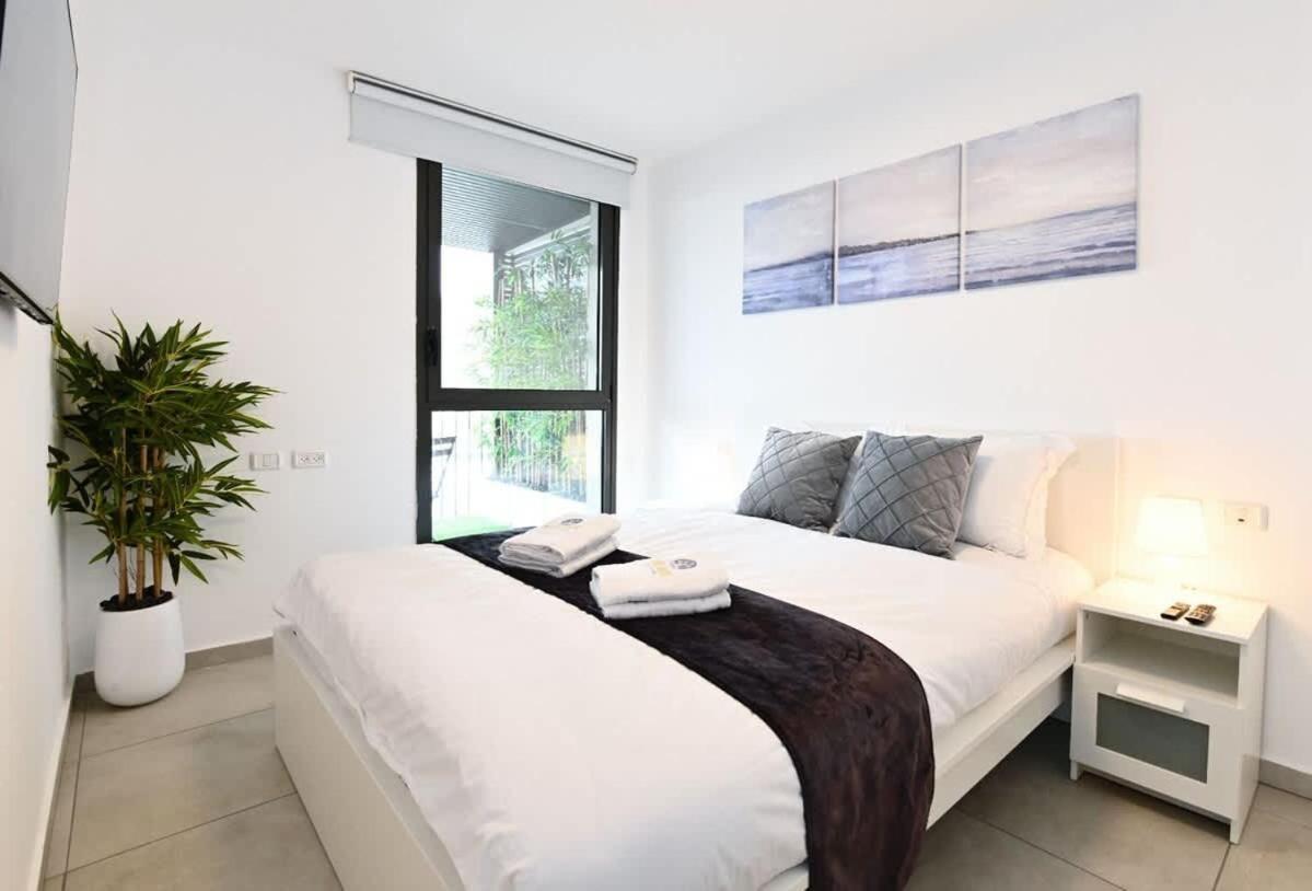 L.T.D- My View. 2 Bedroom Apartment By The Lake. Tiberias Exterior photo