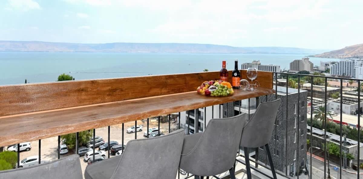 L.T.D- My View. 2 Bedroom Apartment By The Lake. Tiberias Exterior photo